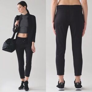 Lululemon ‘On the Fly’ 7/8 ankle Black Athletic crop Pants 4 W5ALWS